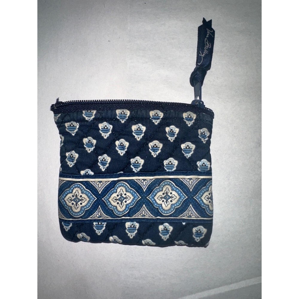 Vera Bradley Navy Blue White Medallion Quilted Cotton Zip Coin Purse Wallet